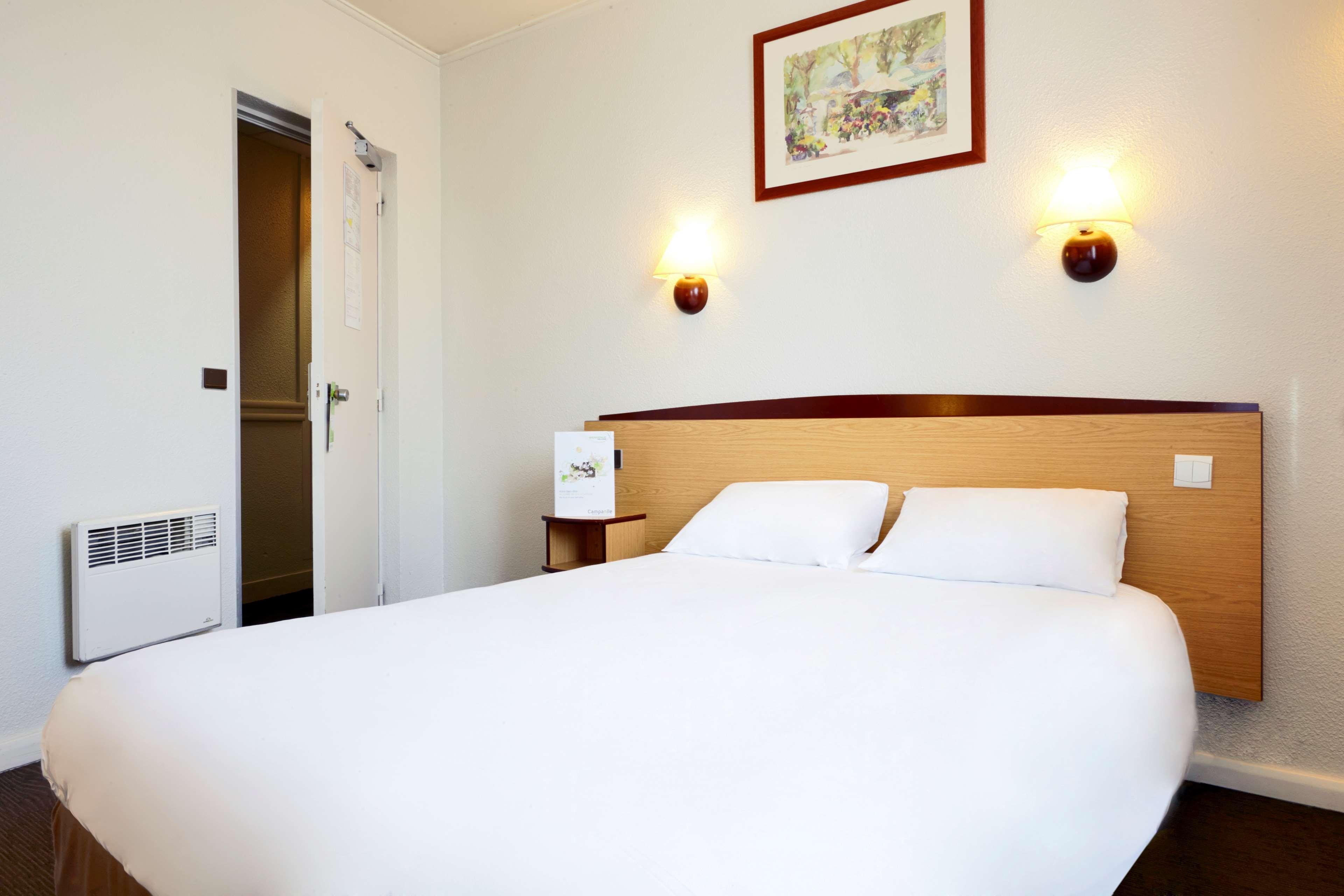 Campanile Paris Ouest - Boulogne Hotel Exterior photo