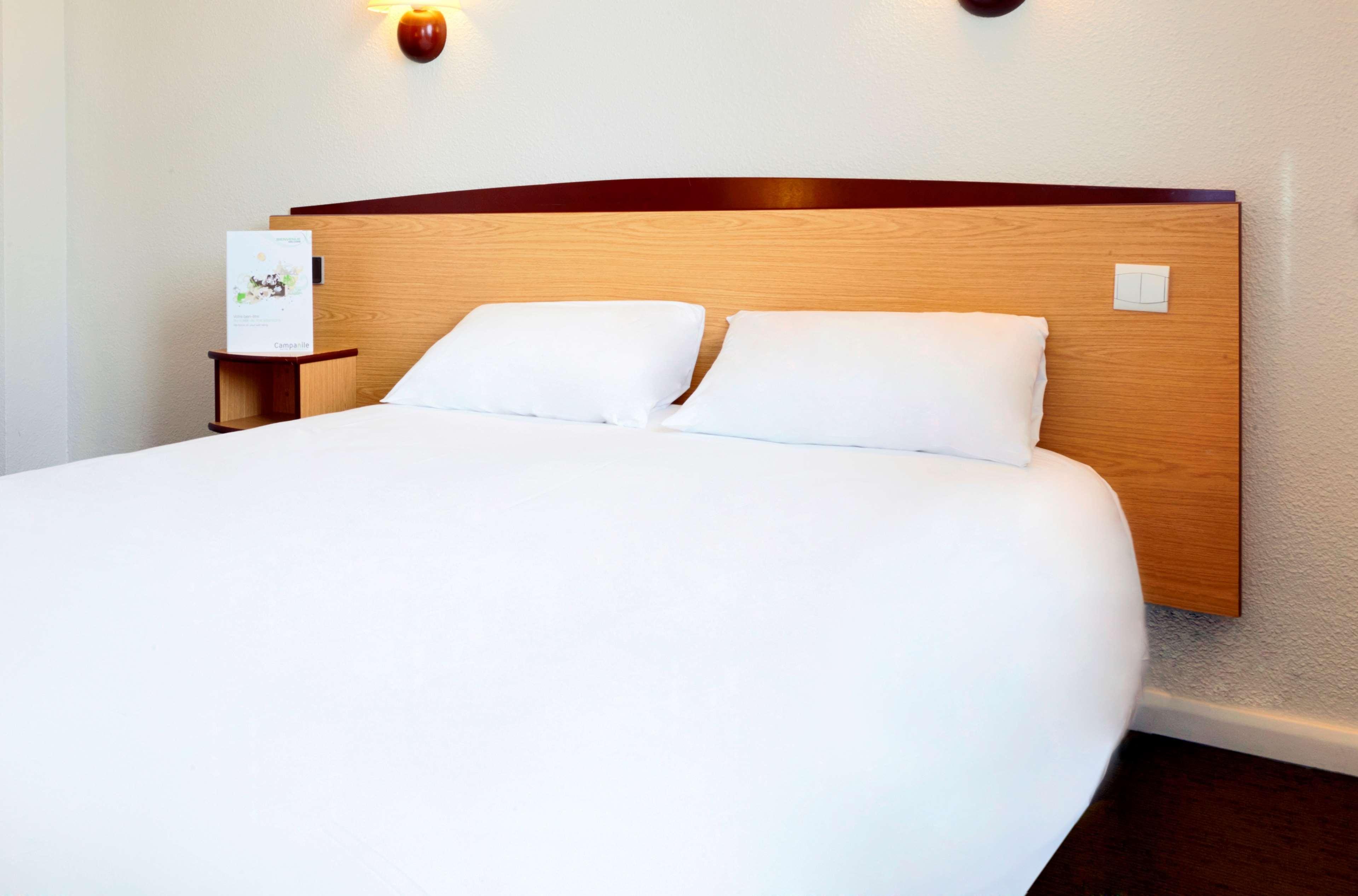Campanile Paris Ouest - Boulogne Hotel Exterior photo