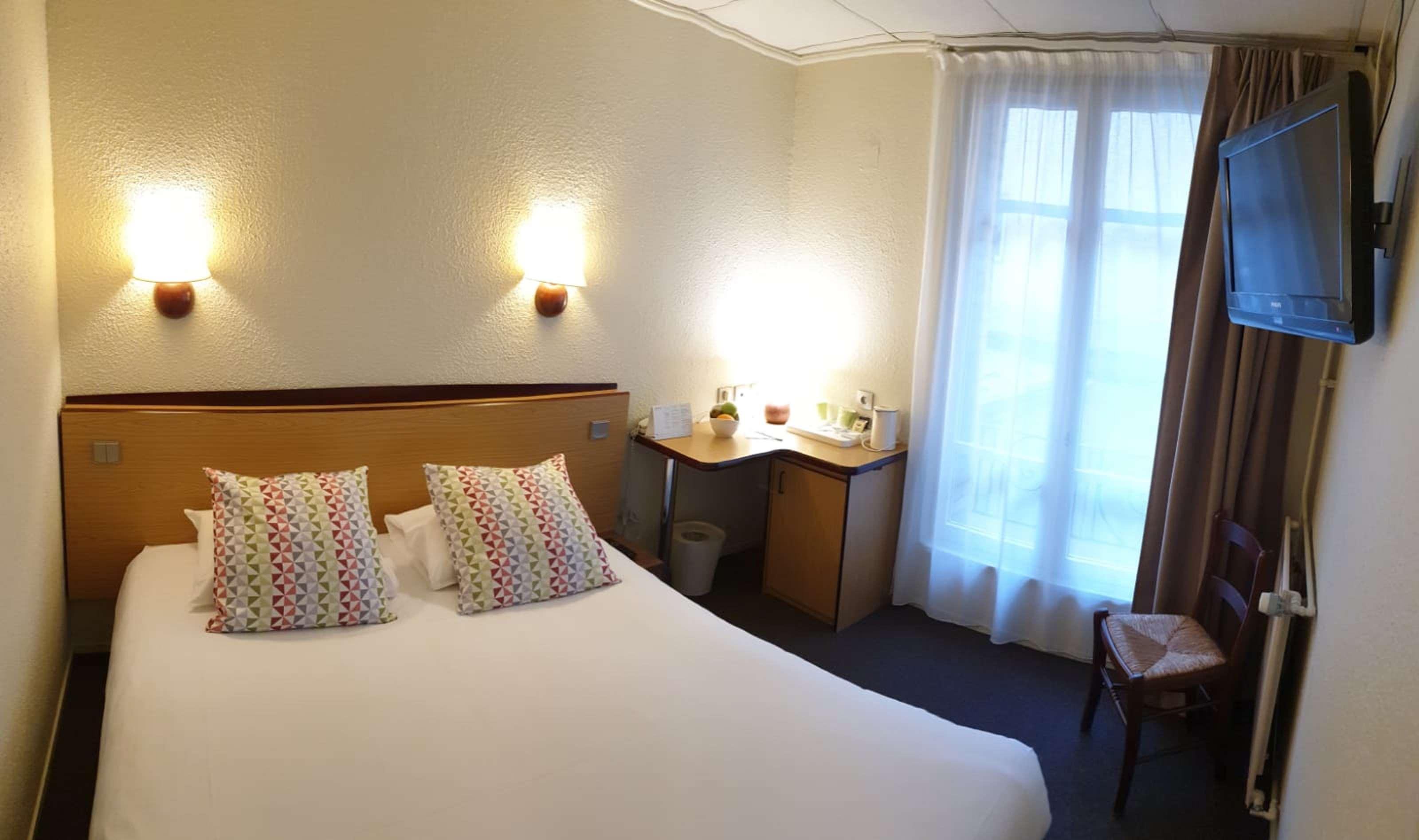 Campanile Paris Ouest - Boulogne Hotel Exterior photo