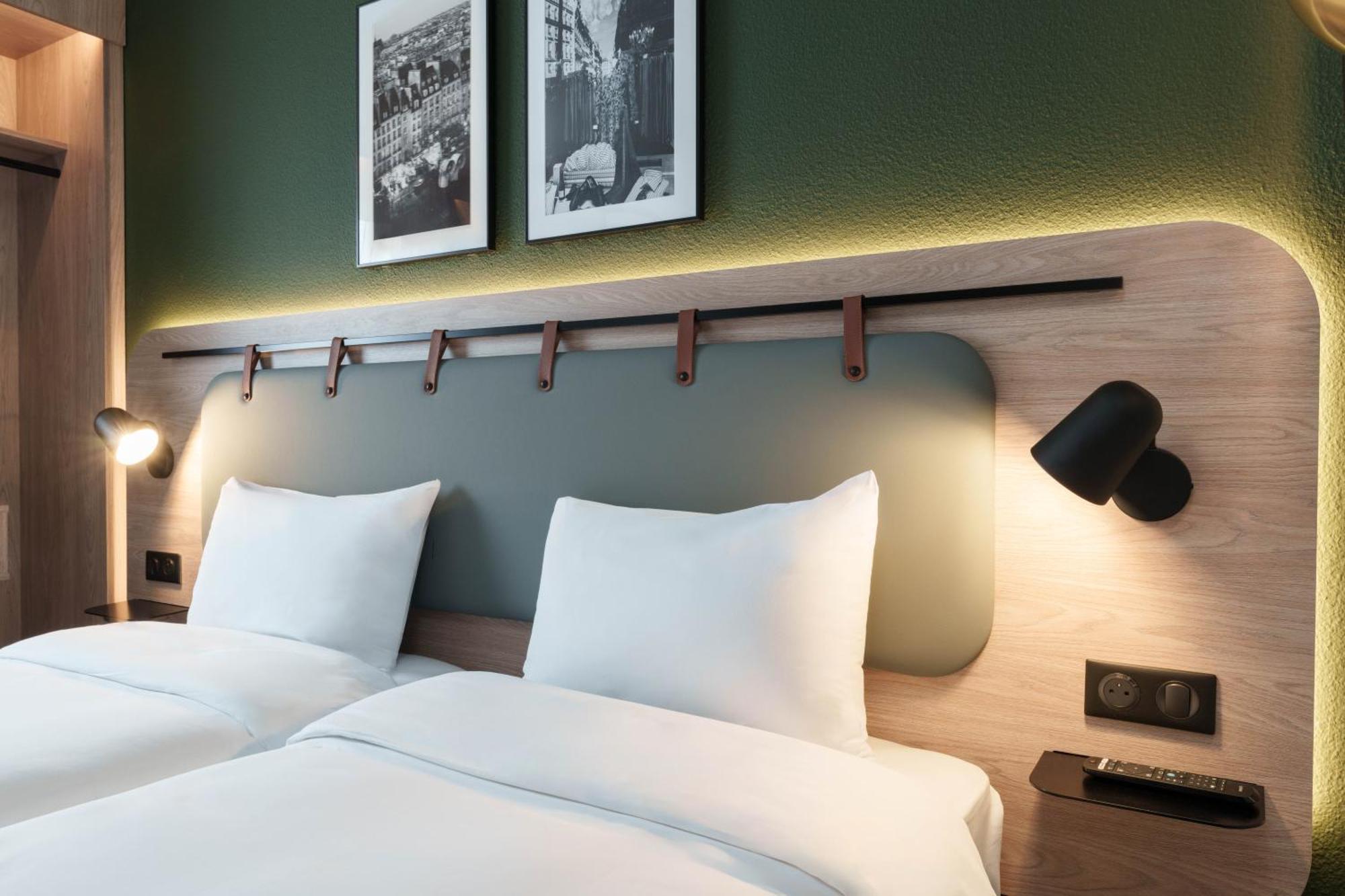 Campanile Paris Ouest - Boulogne Hotel Exterior photo
