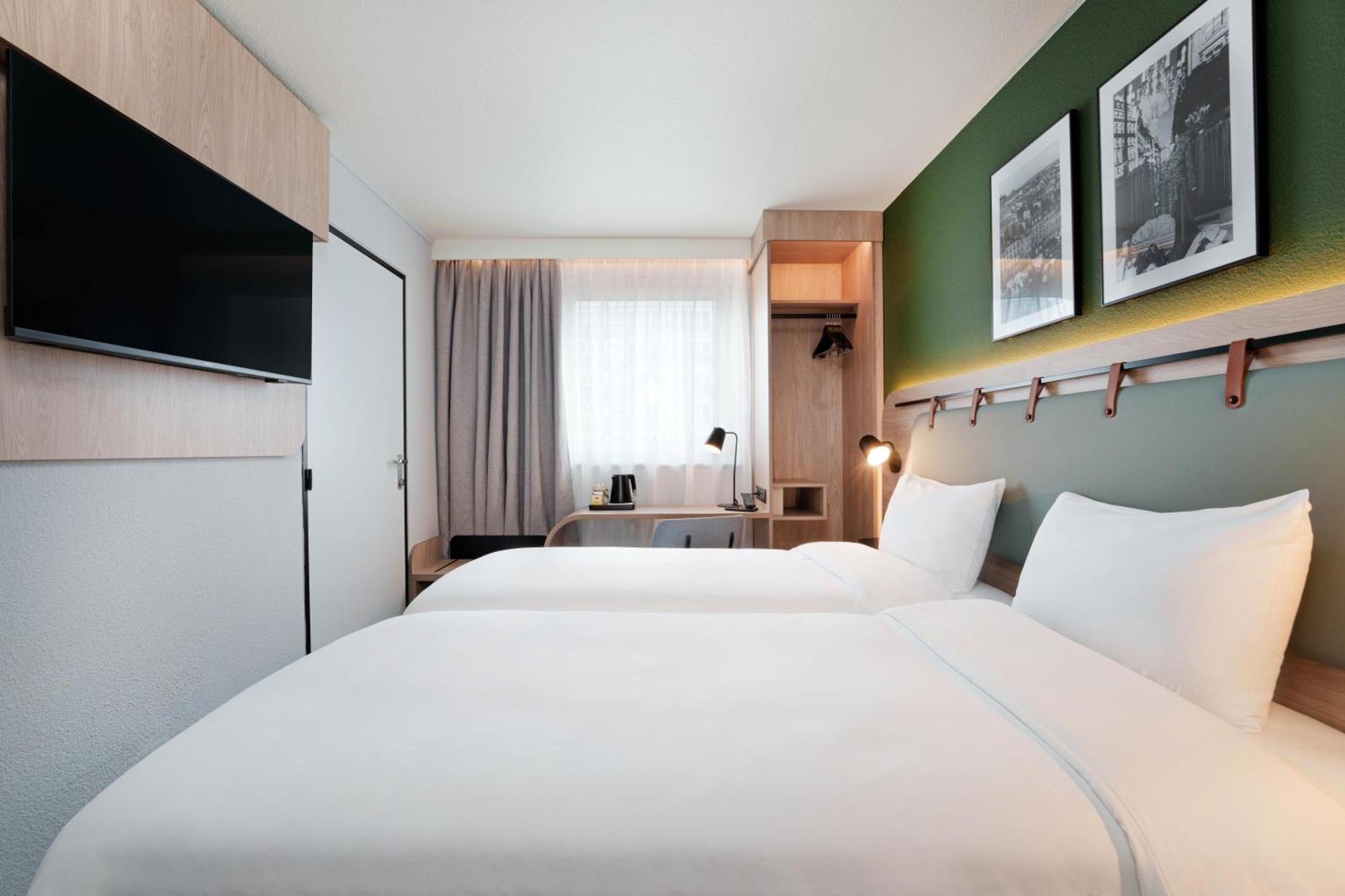 Campanile Paris Ouest - Boulogne Hotel Exterior photo