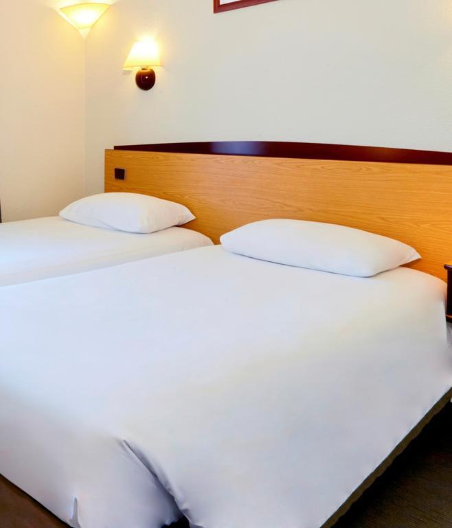 Campanile Paris Ouest - Boulogne Hotel Exterior photo